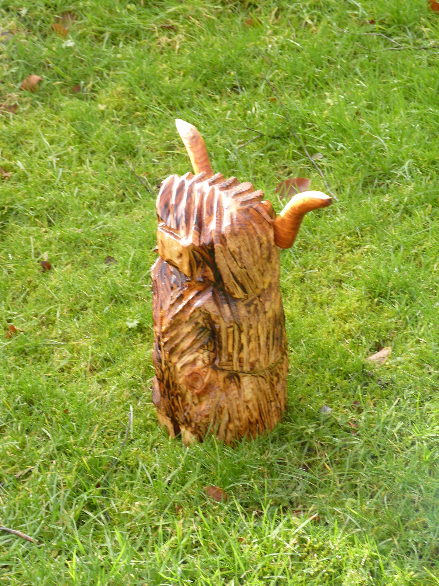 1 Chainsaw carved Highland Cow / Coo sculpture