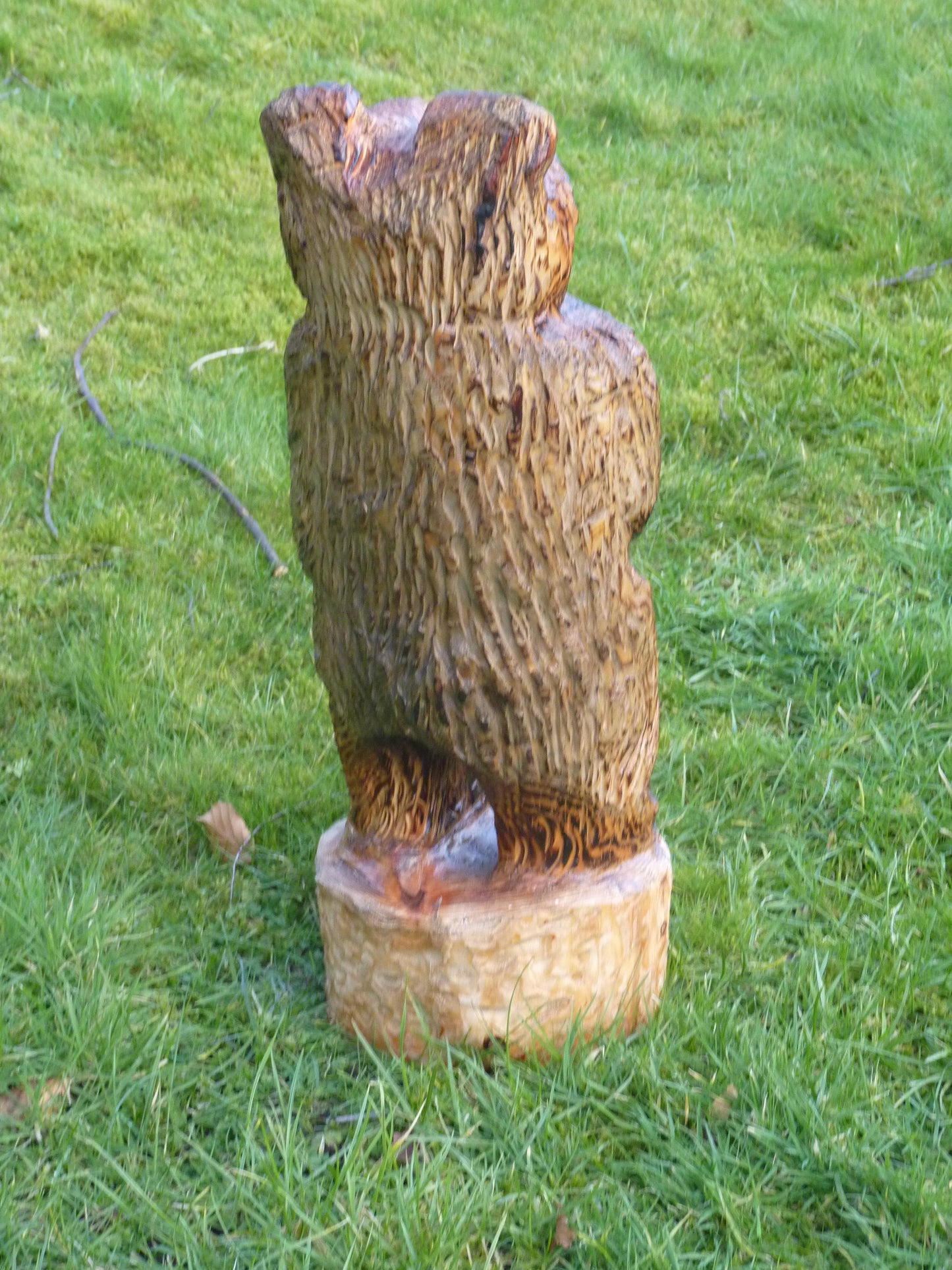 1 Chainsaw Carved Standing Bear