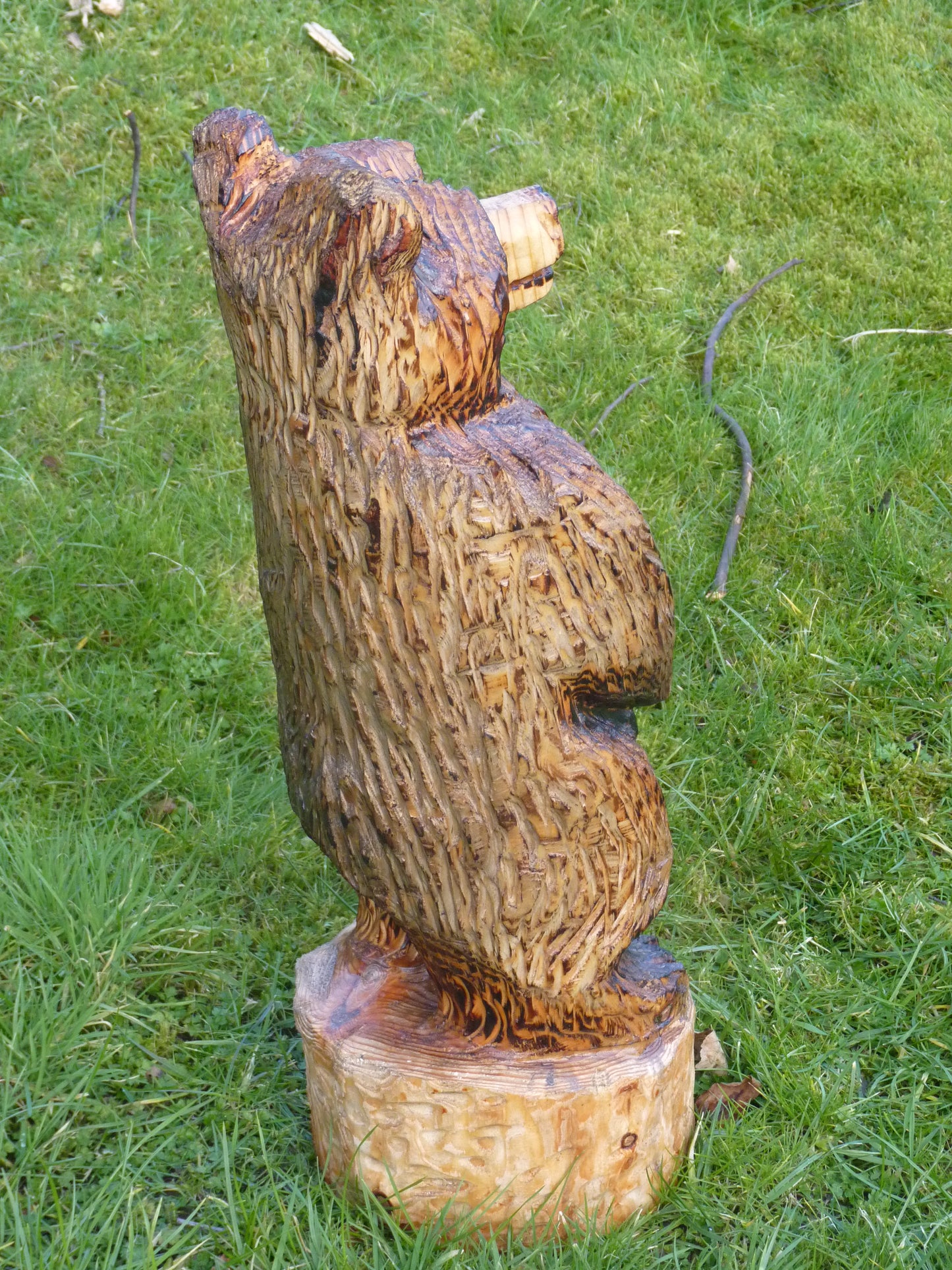 1 Chainsaw Carved Standing Bear