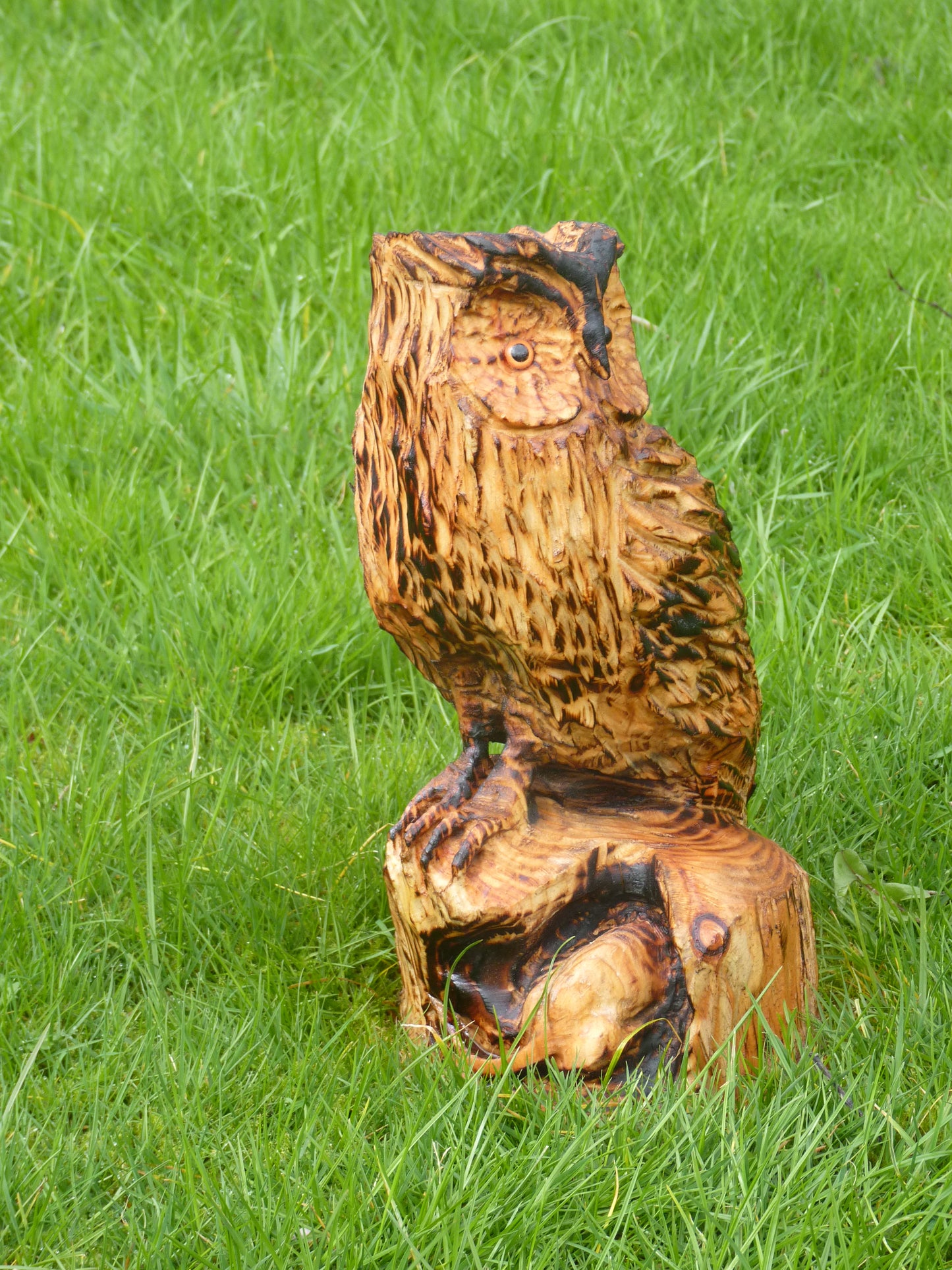 1 Chainsaw carved owl garden sculpture with mouse