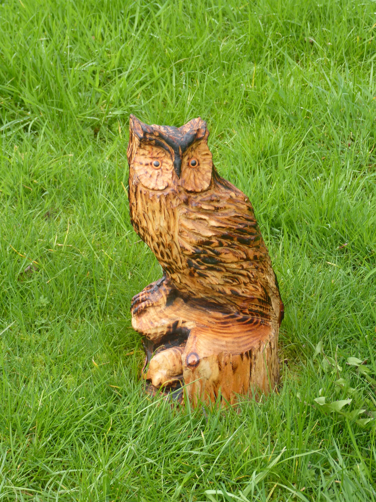 1 Chainsaw carved owl garden sculpture with mouse