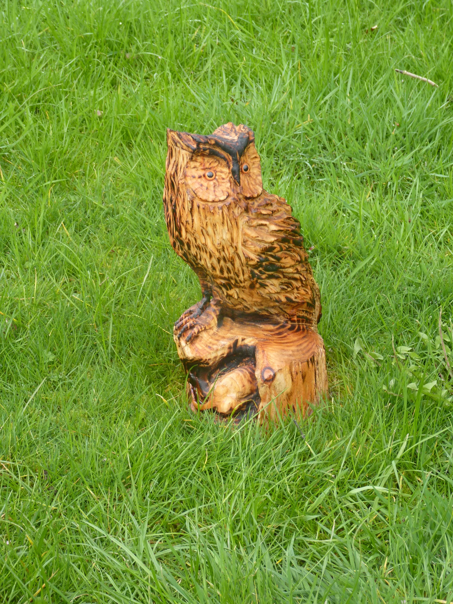 1 Chainsaw carved owl garden sculpture with mouse