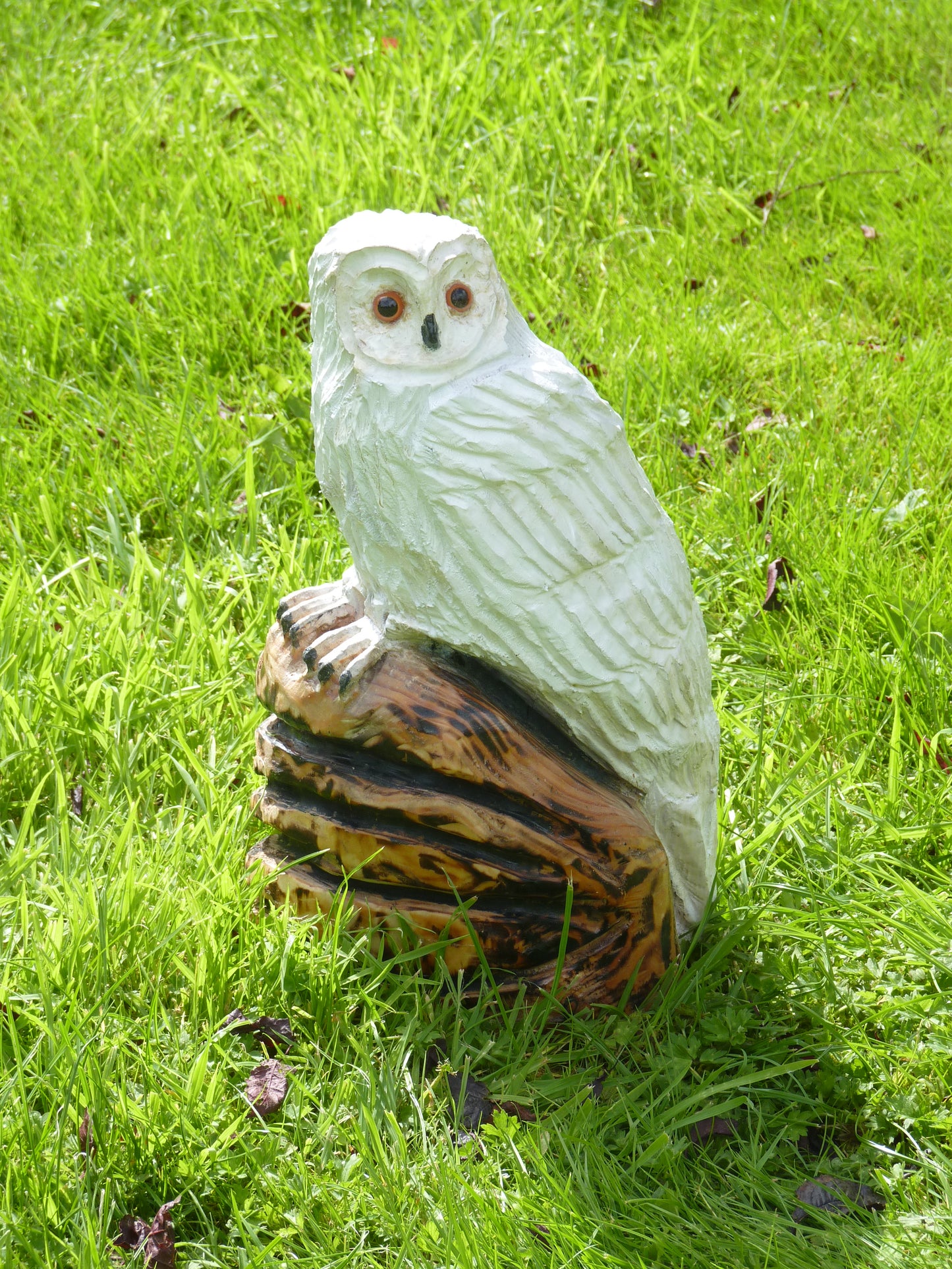 1 Chainsaw carved Snow Owl