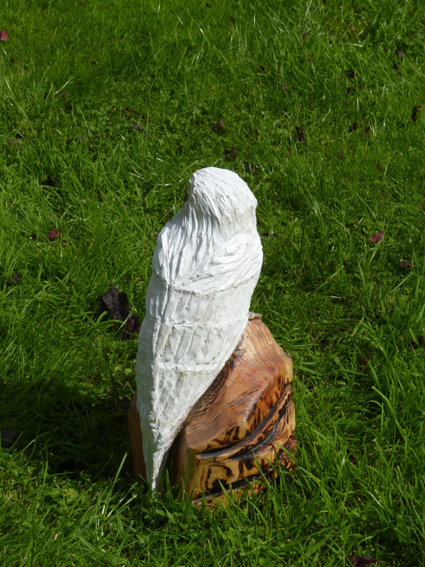 1 Chainsaw carved Snow Owl