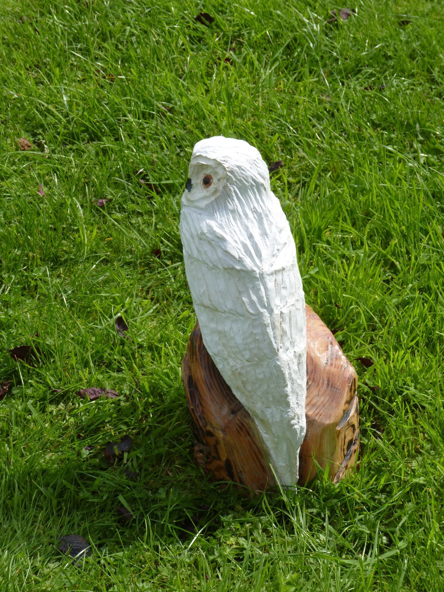 1 Chainsaw carved Snow Owl