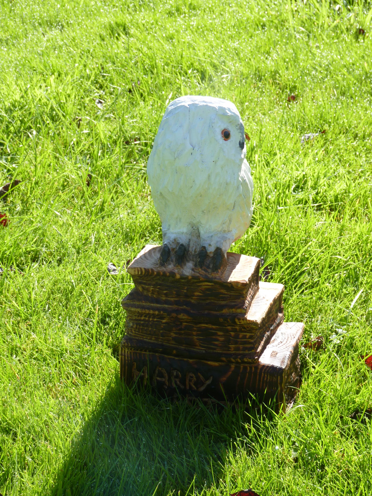 1 Chainsaw carved harry potter themed Snow Owl