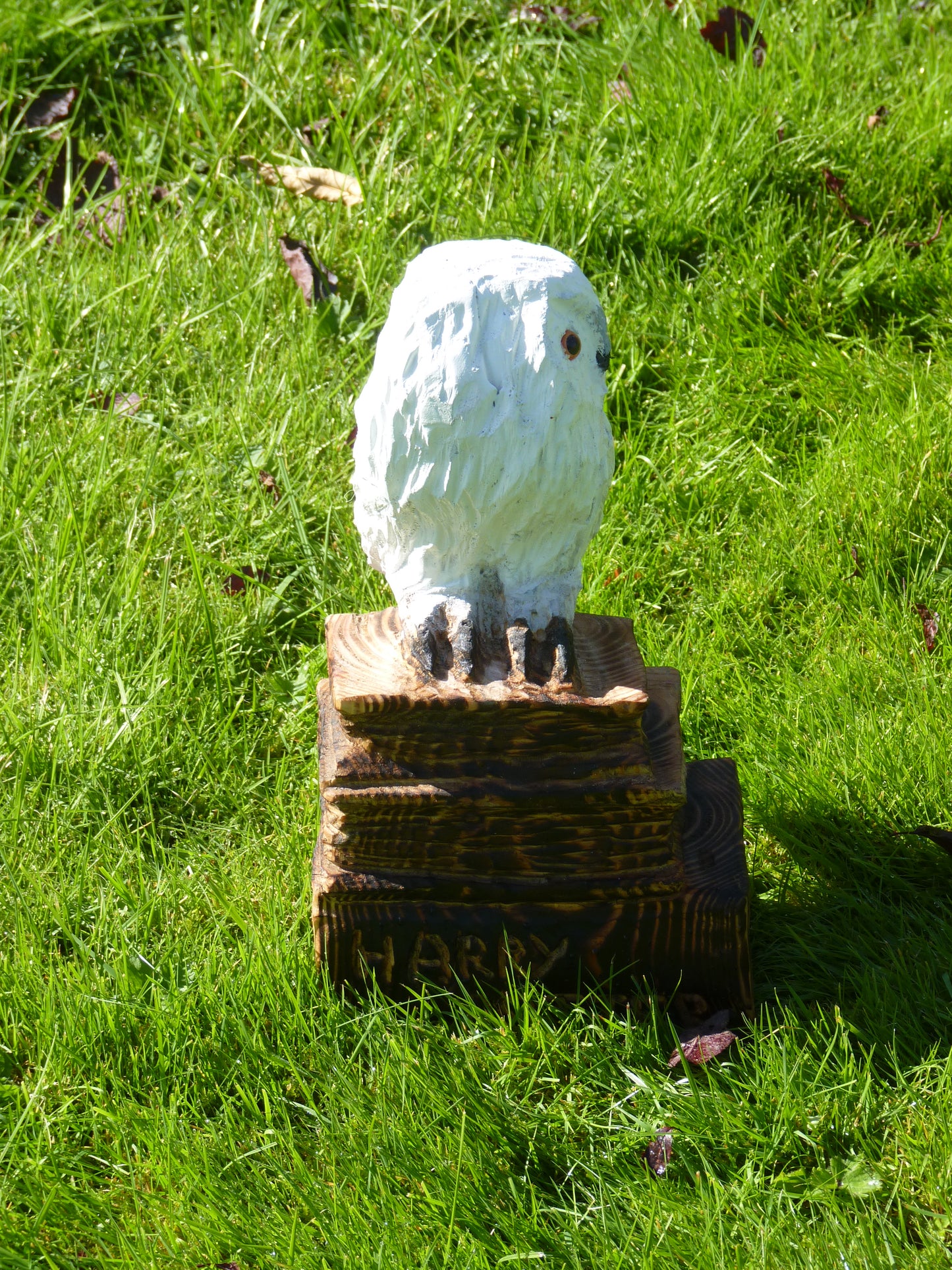 1 Chainsaw carved harry potter themed Snow Owl