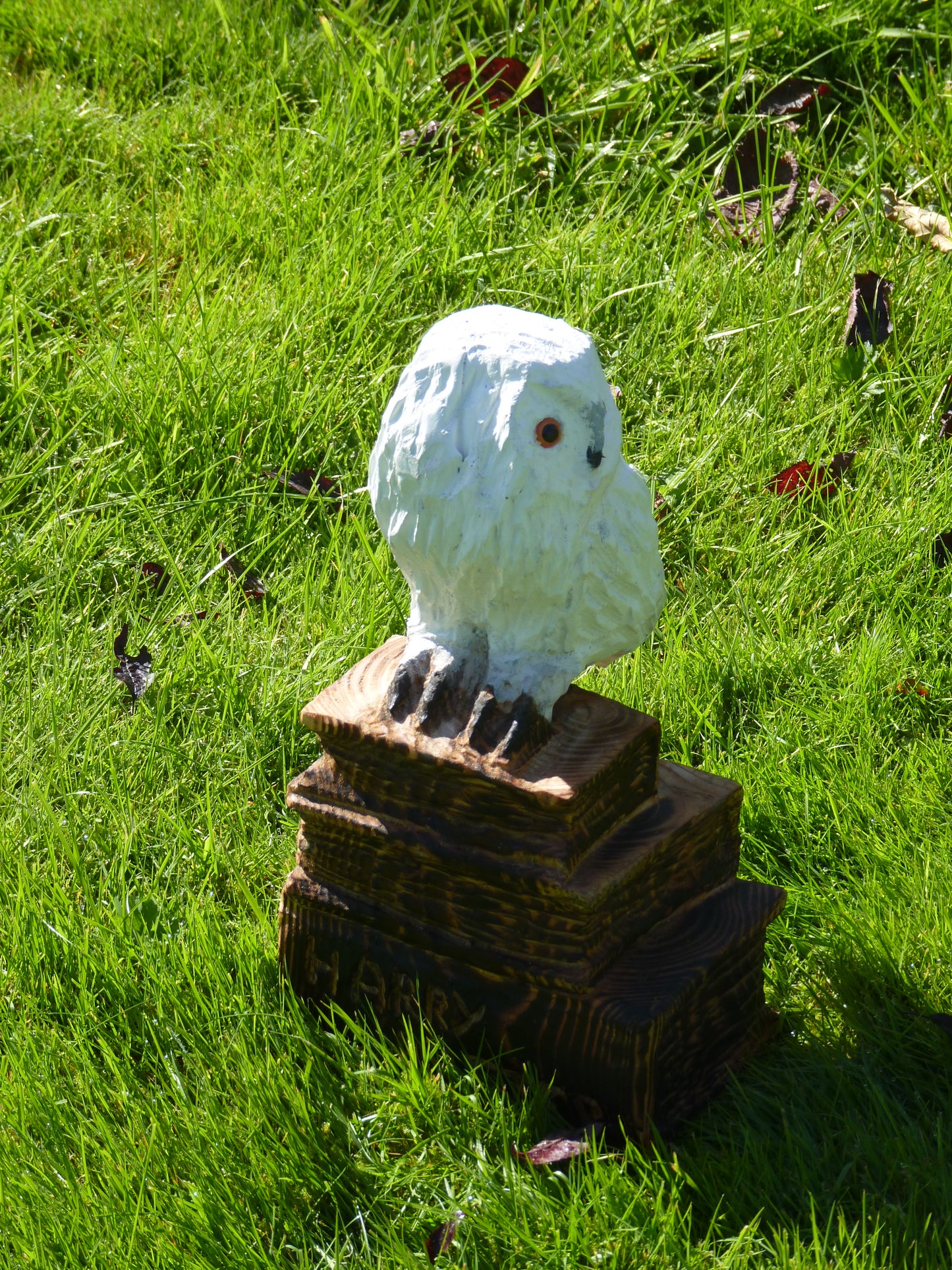 1 Chainsaw carved harry potter themed Snow Owl