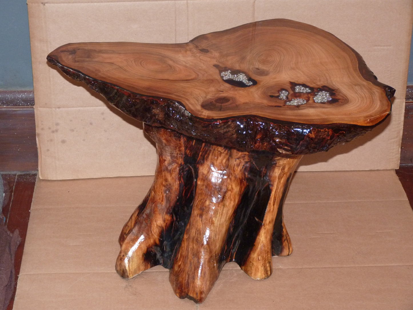 1 Resin table with Chainsaw carved base