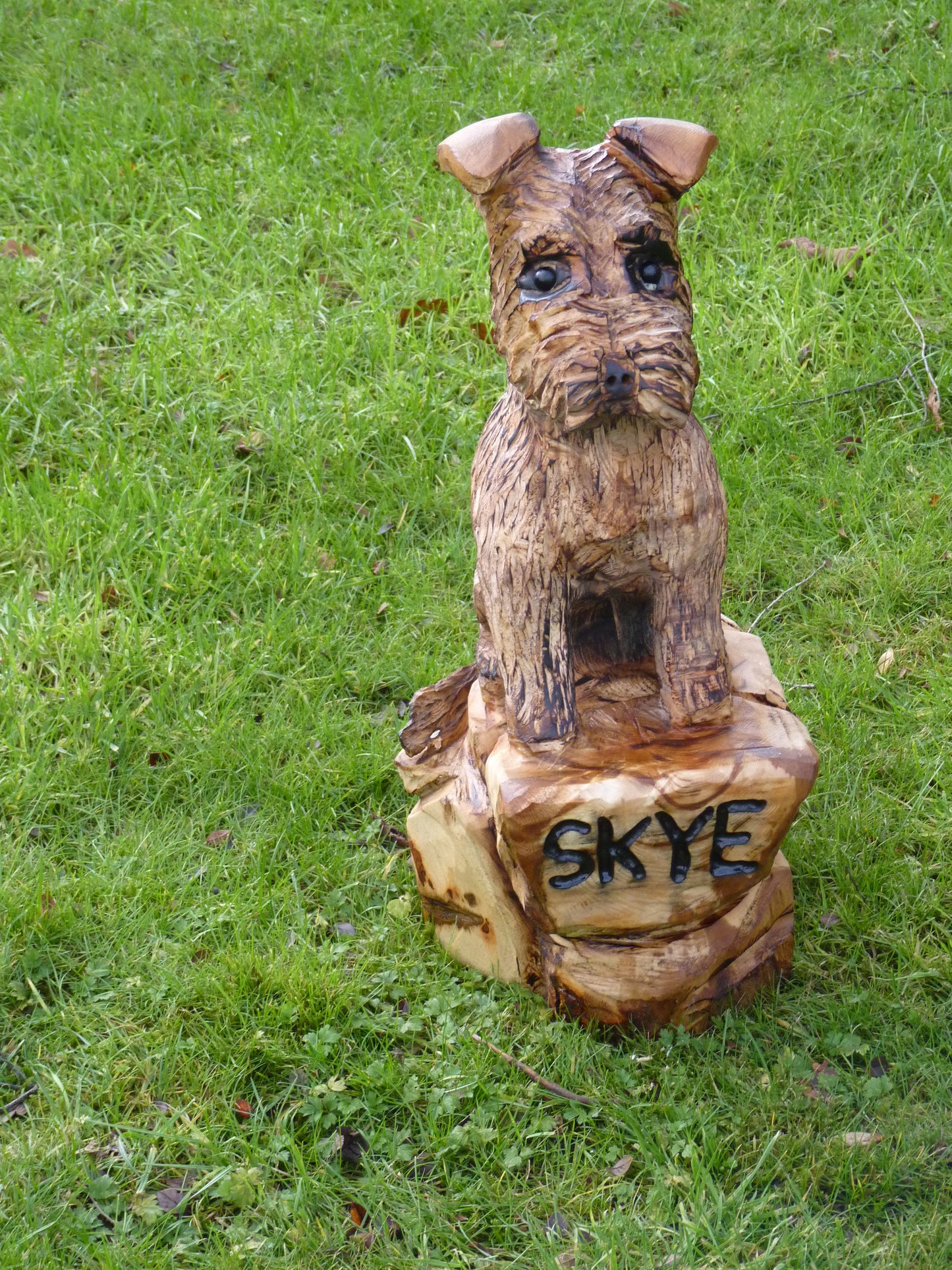 1 Chainsaw Carved Miniature Schnauzer